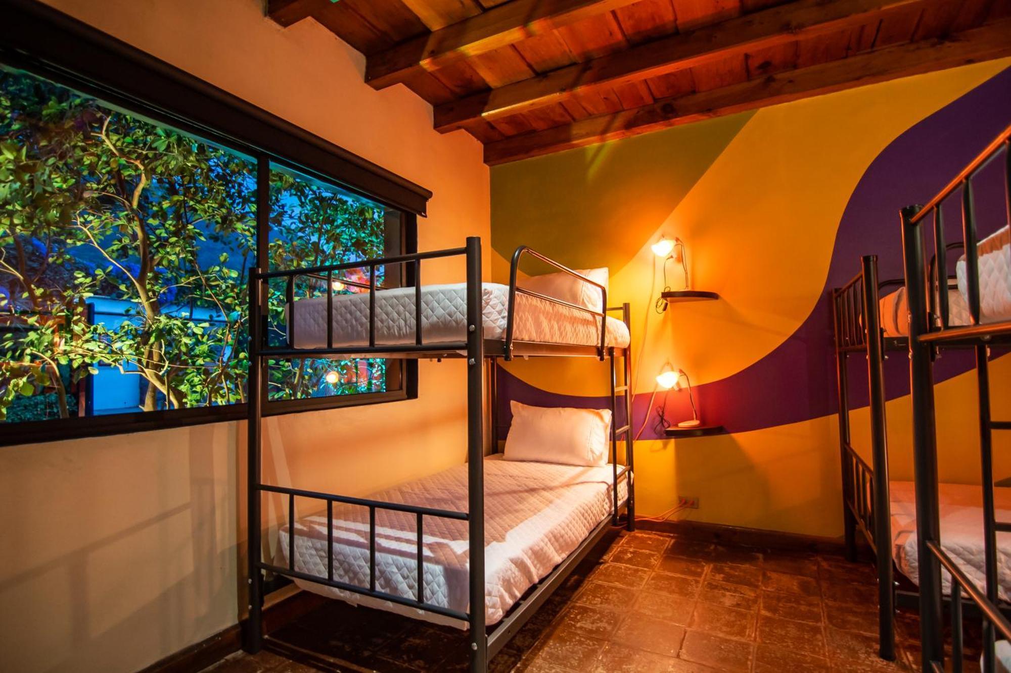 Hostel Yes Please!